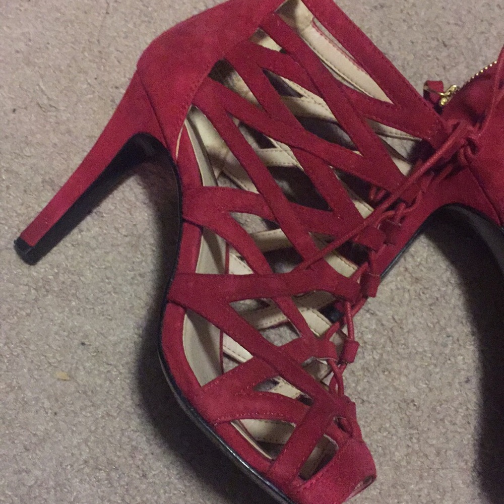 Red Suede Caged heels - Picture 2 of 5
